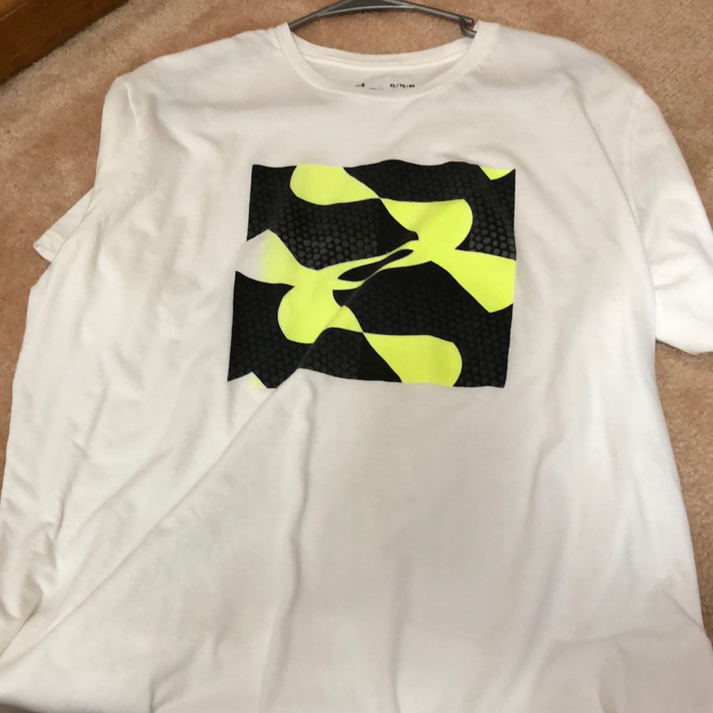 Tee